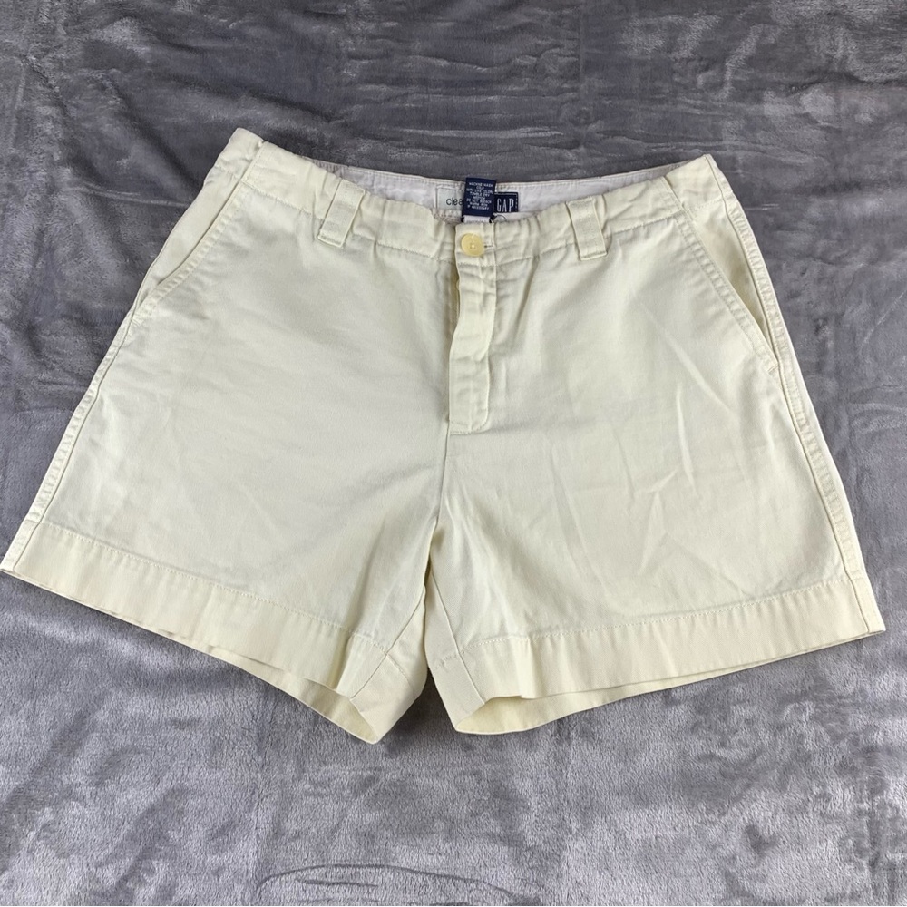Vintage Gap Shorts Women's Size 8 Butter Yellow Clean‎ Cut Button Fly Casual